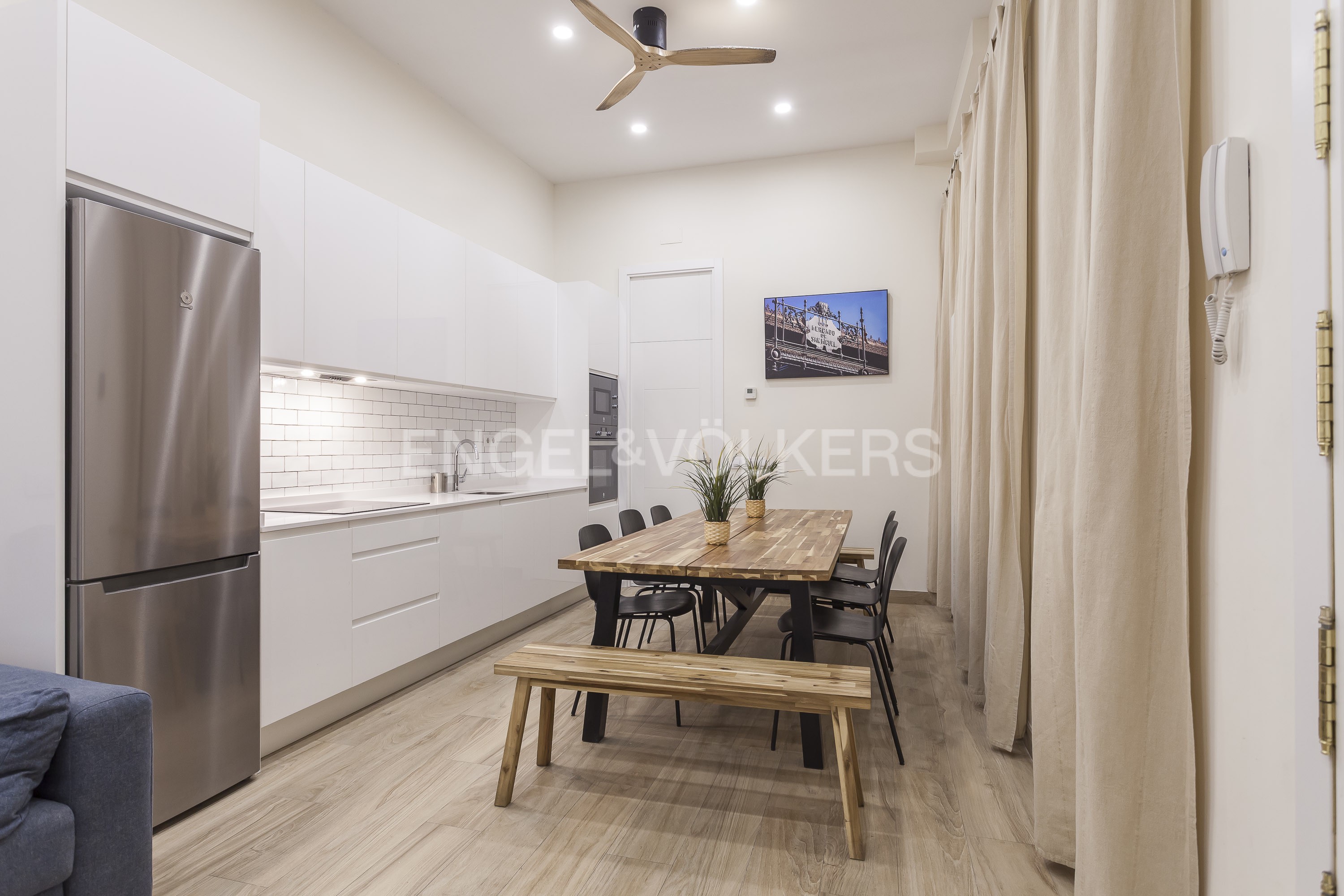 Beautiful three bedrooms flat for short stay in Palacio