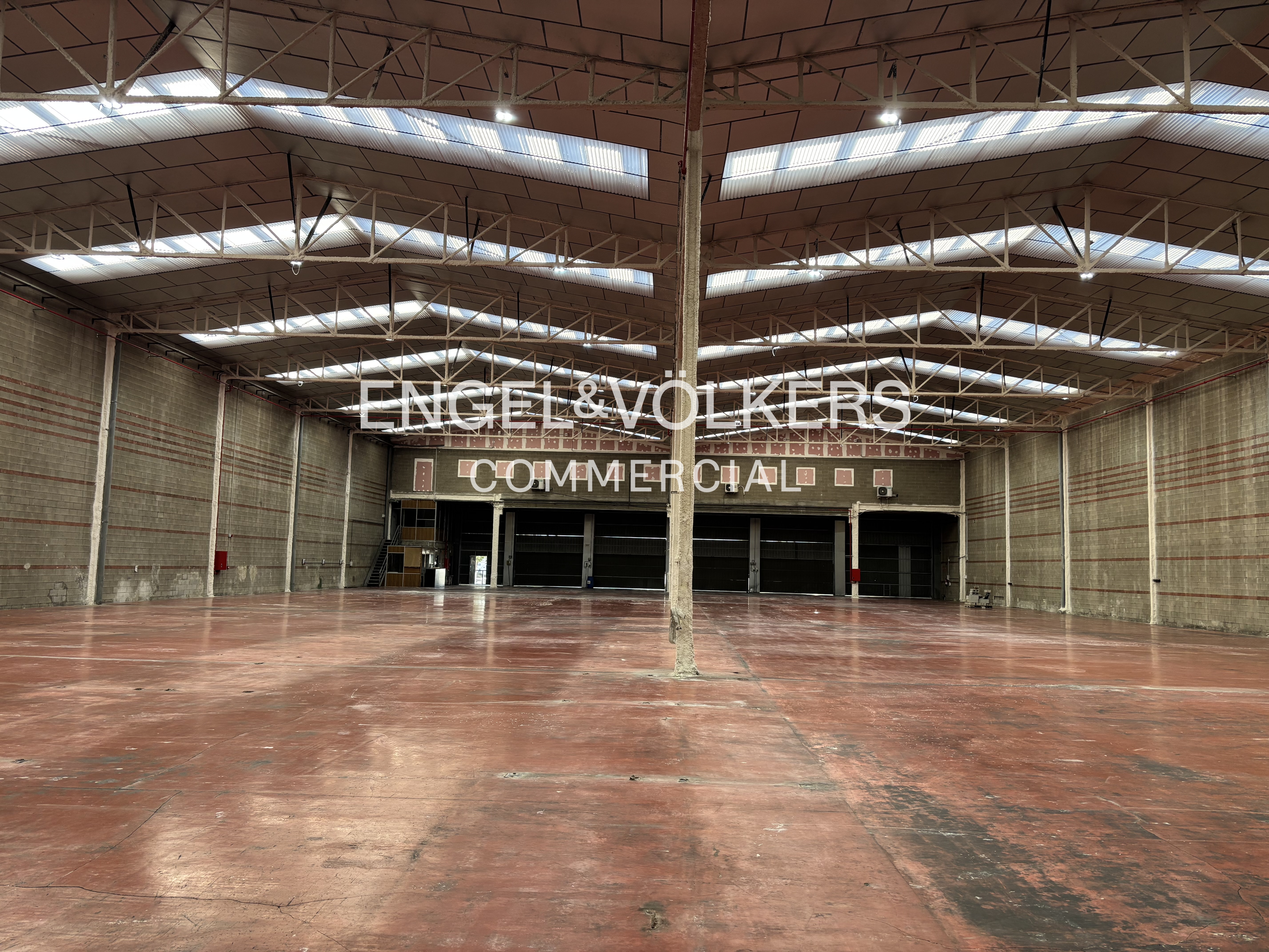 Nave Industrial en Alquiler en Polígono Pratense