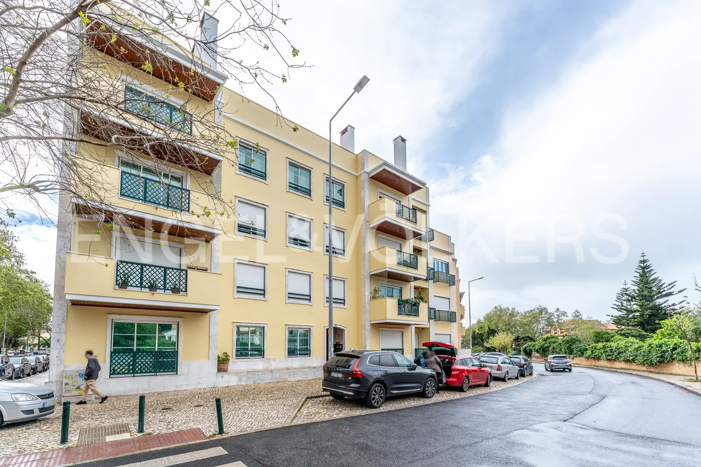 Rental Two Bedroom Apartment | Parede