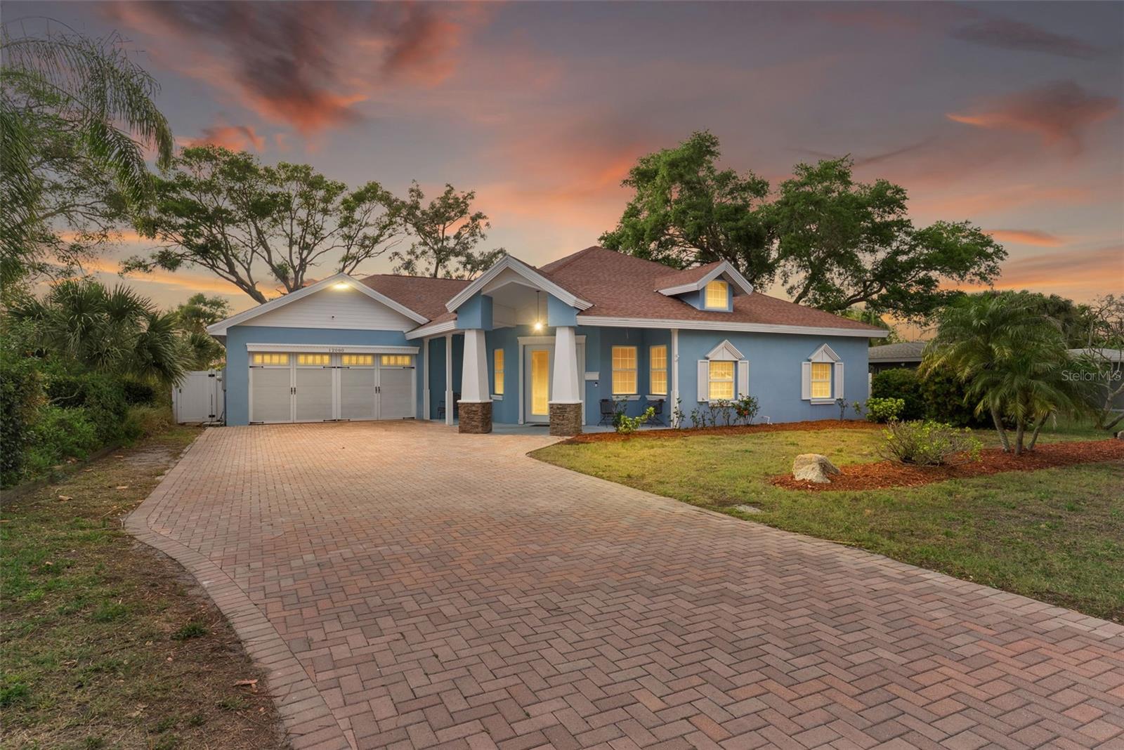 Largo Luxury Retreat Minutes from Beaches and Parks