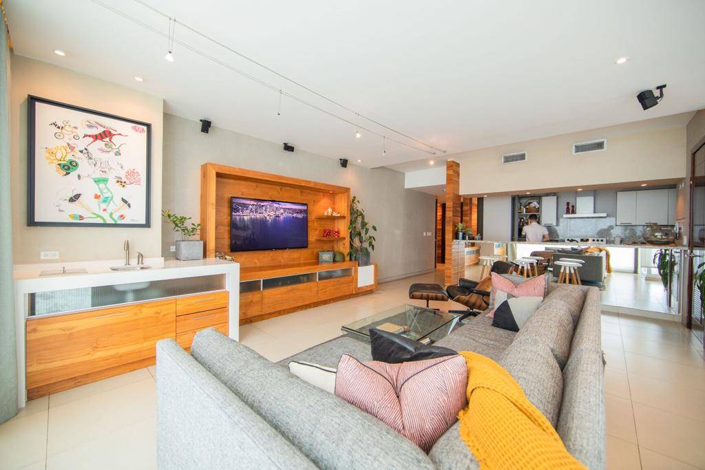 Spacious Residence in Punta Pacífica