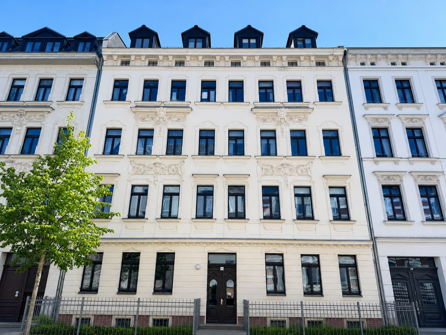 Charmante 2-Zimmer-Altbauwohnung mit Balkon in Gohlis-Süd