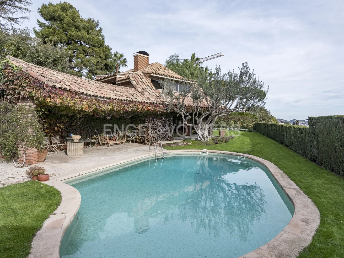 House with incredible views and privacy in Pedralbes