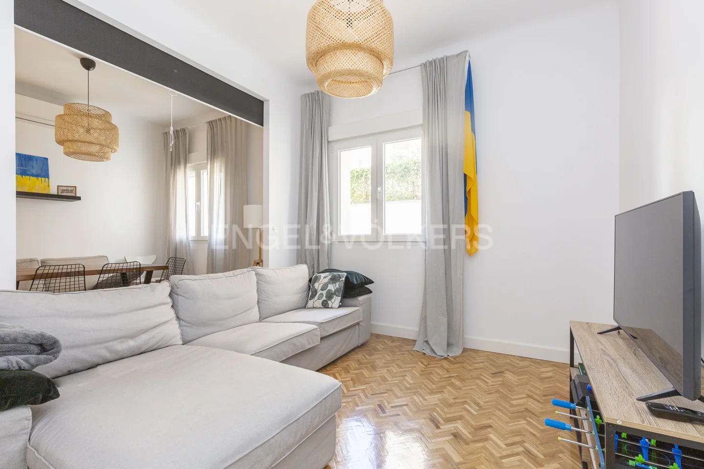 Renovated flat for sale in Francisco Silvela street