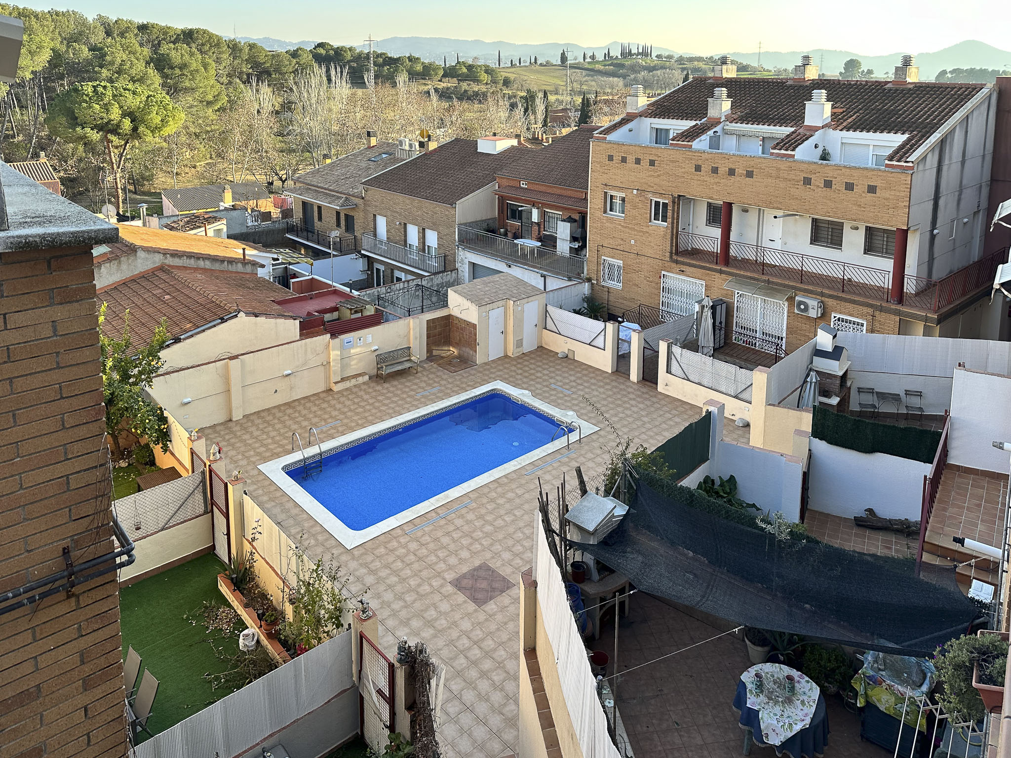 Peace of mind in Rubí: 106 m² apartment with elevator, 2 bathrooms, parquet, accessible access, communal pool and maximum security, just minutes from Barcelona