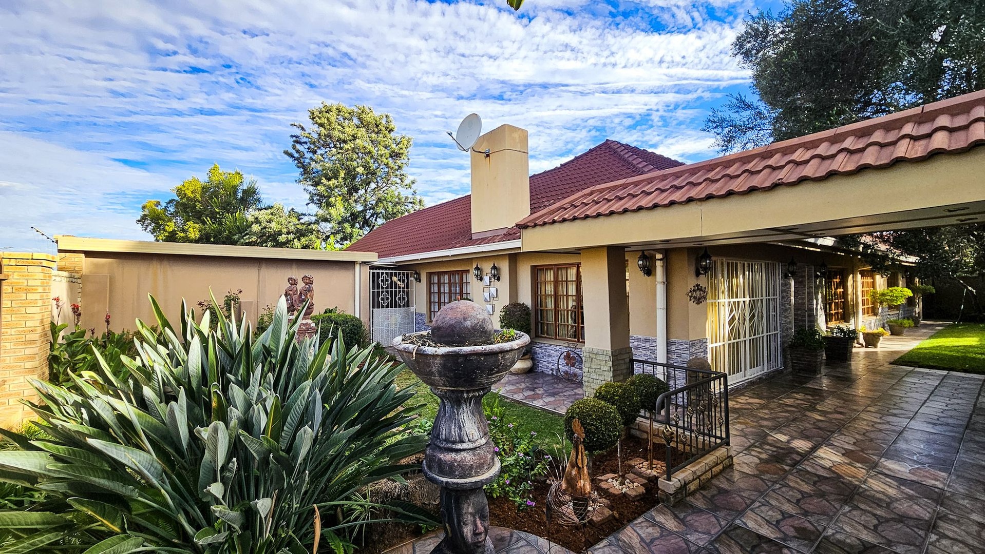 Stunning Property, Great Area | 4-Beds | 3-Baths | Potential Flatlet
