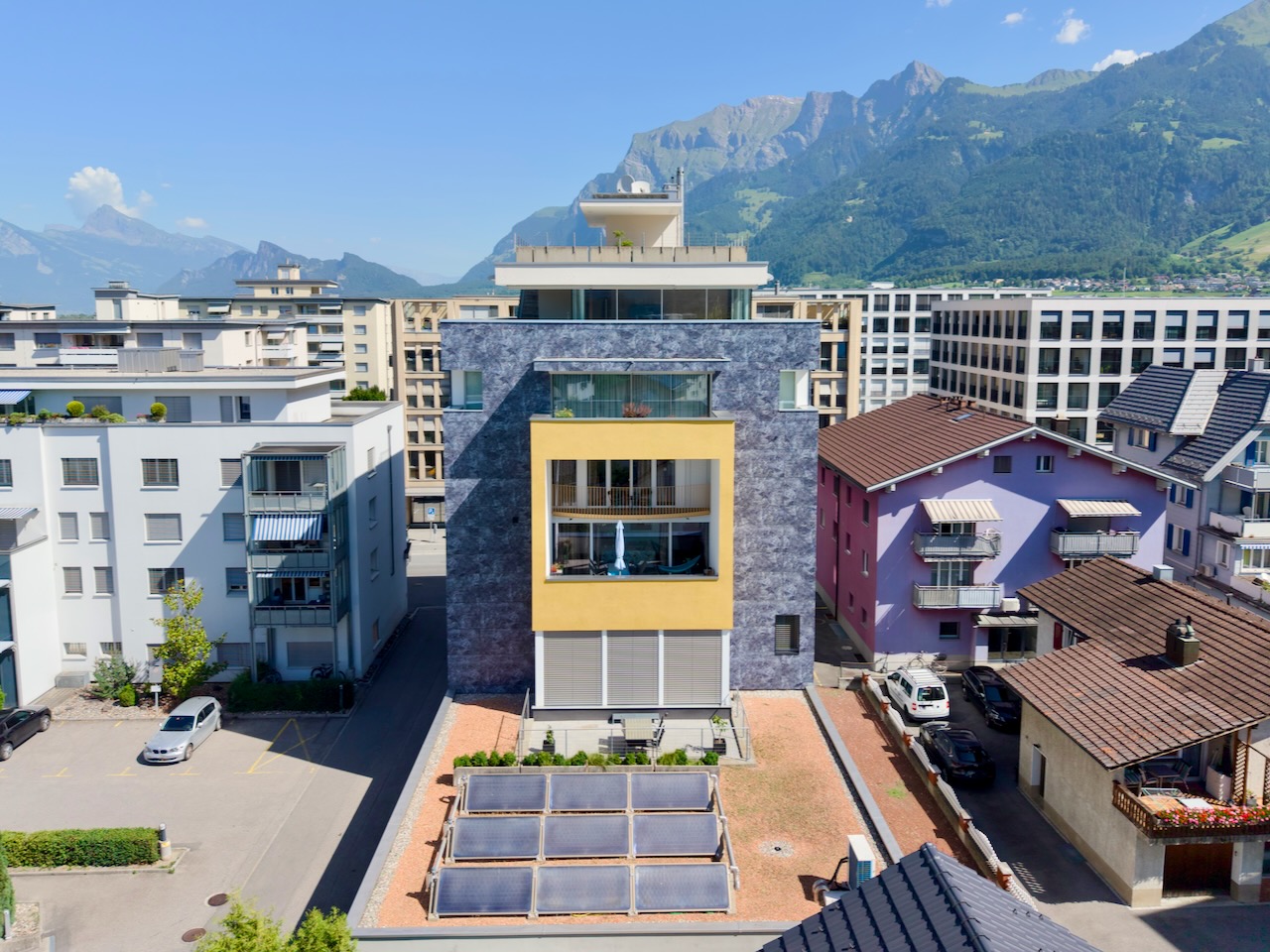 Exklusives Wohn- & Geschäftshaus mit luxuriöser Penthouse-Wohnung, Pool, Weinkeller & Wellness