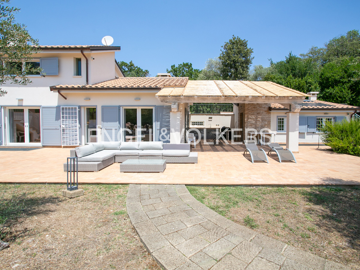 Contemporary villa with sea view in San Felice Circeo
