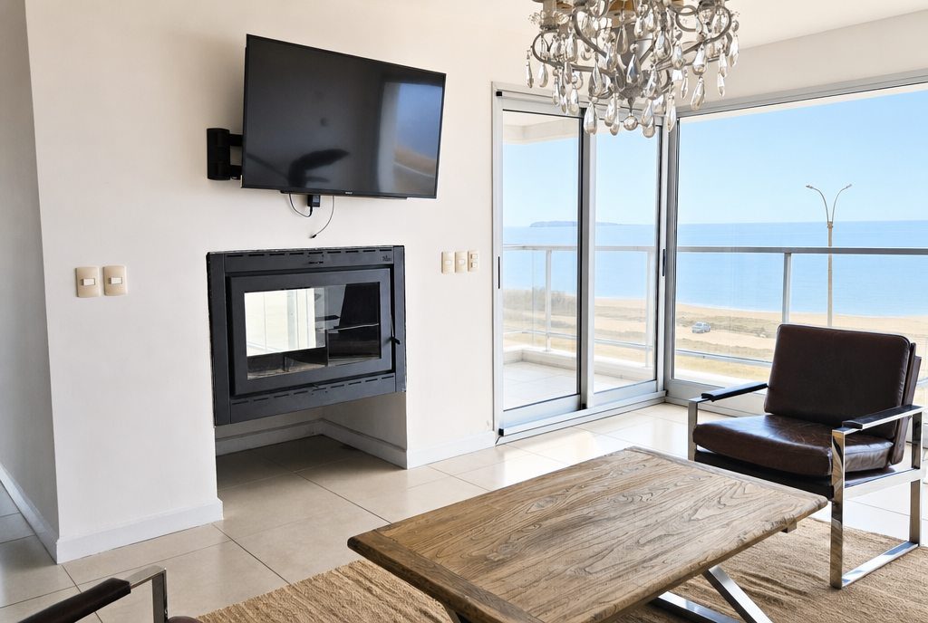 Beachfront Duplex Penthouse: Exclusivity, Space and Comfort Year-Round