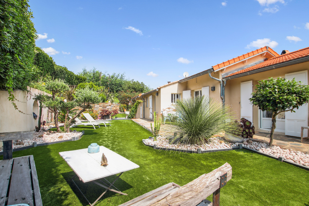 Maison rénovée avec studio indépendant et jardin méditerranéen