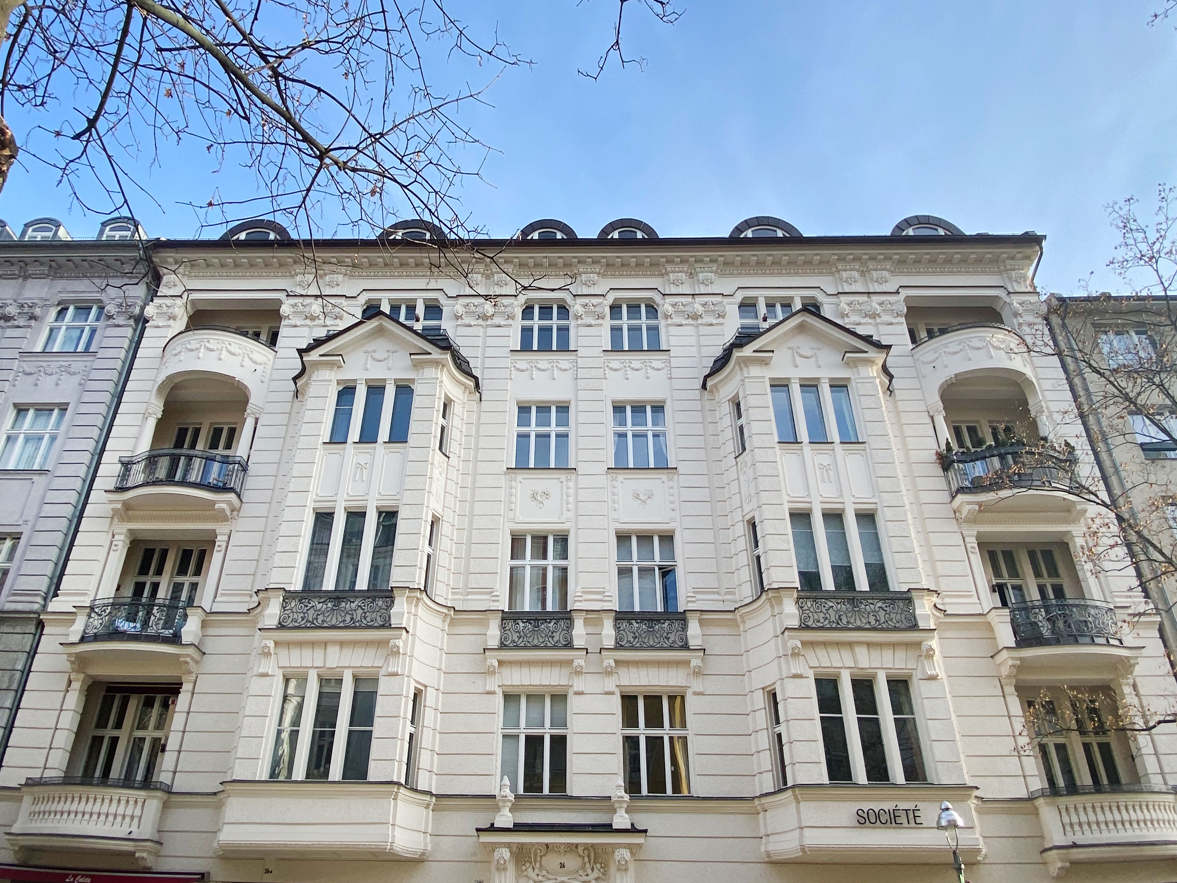 Exklusive Stadtresidenz am Olivaer Platz mit historischem Charme und modernen Highlights