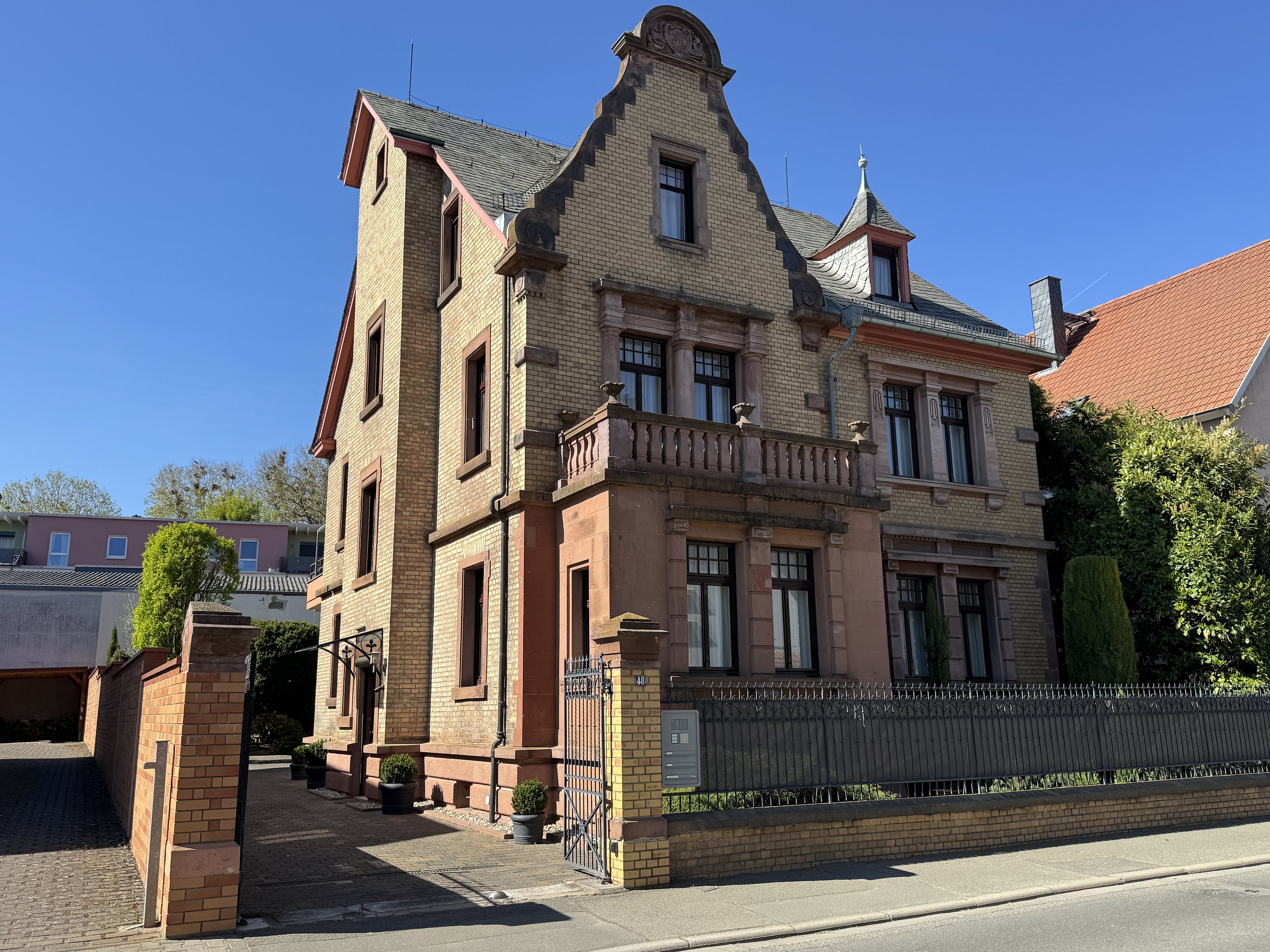 Stilvolle, modernisierte Jugendstilvilla in begehrter Lage von Alzey