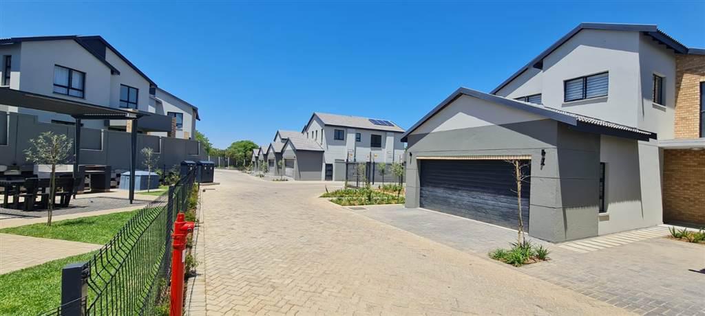 spacious 3 bedroom cluster home