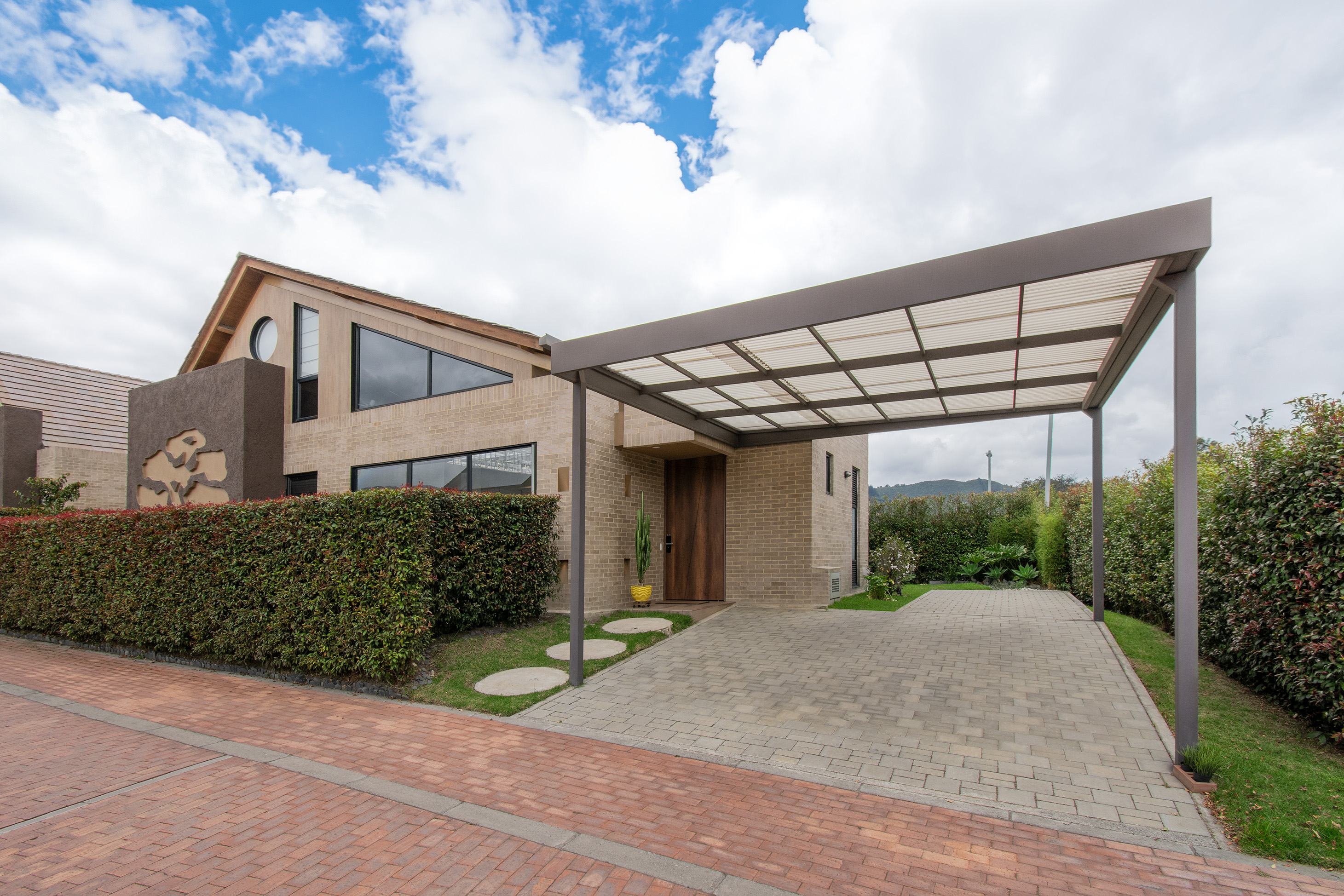 Casa para venta de 1 nivel en conjunto cerrado en Cajicá
