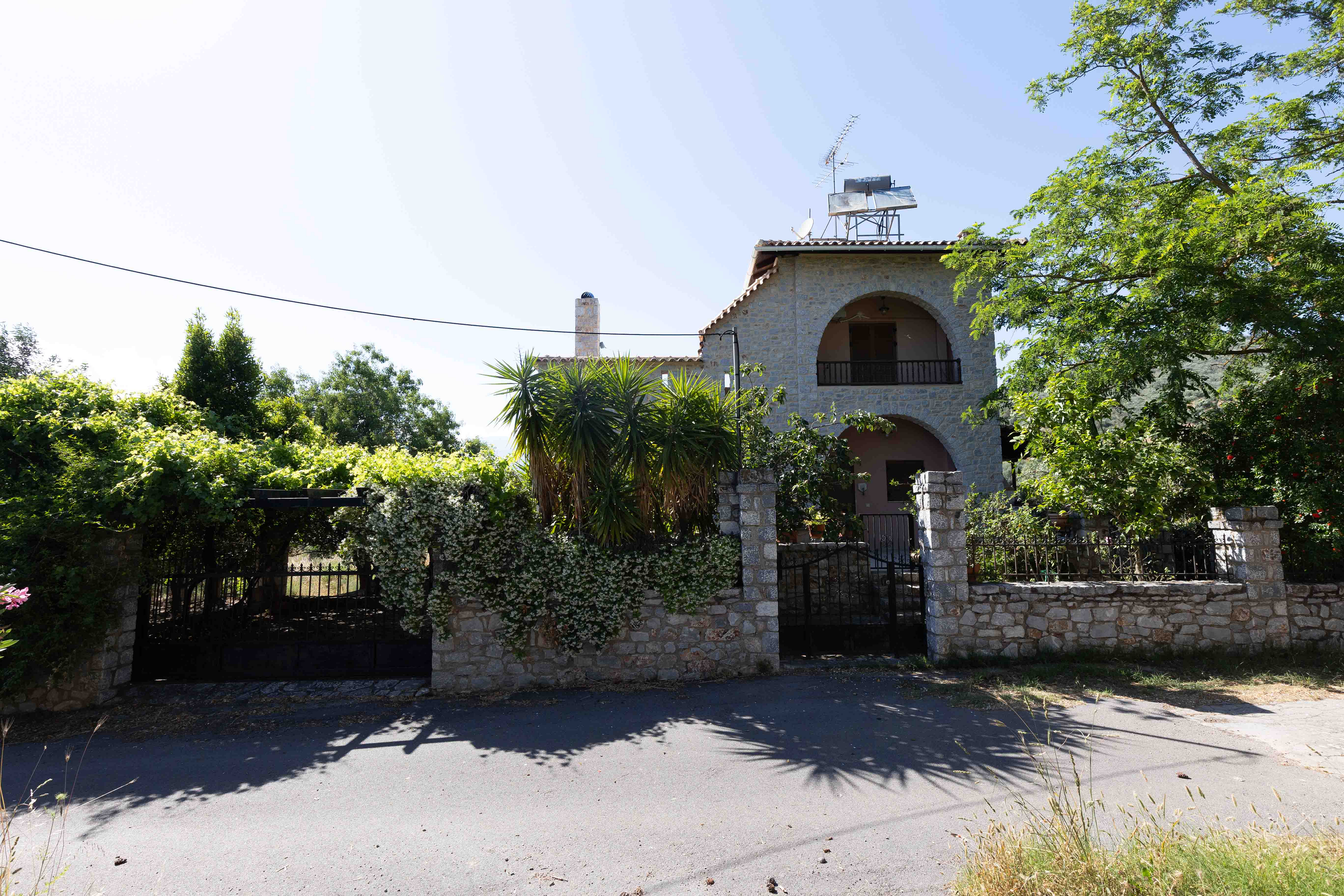 Traditional 153 sq.m. stone villa with panoramic views in Karvelas, Mani