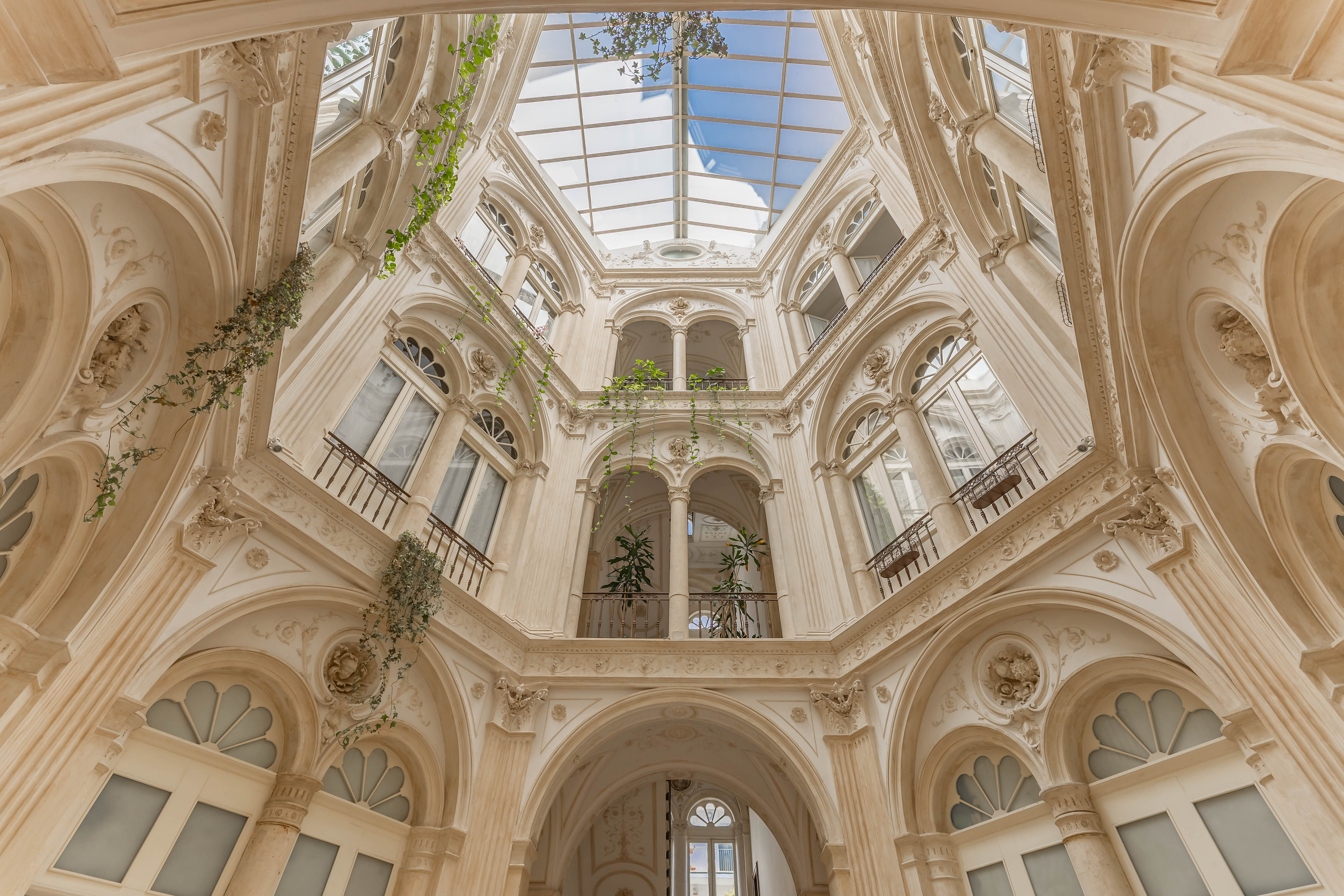 Elegant one-bedroom apartment in a prestigious historic building