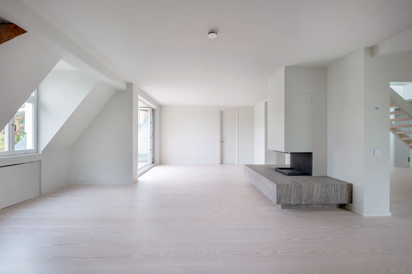 Residenz im Herrenhaus: Dachgeschoss-Maisonette zwischen Wald und See - Photo 1