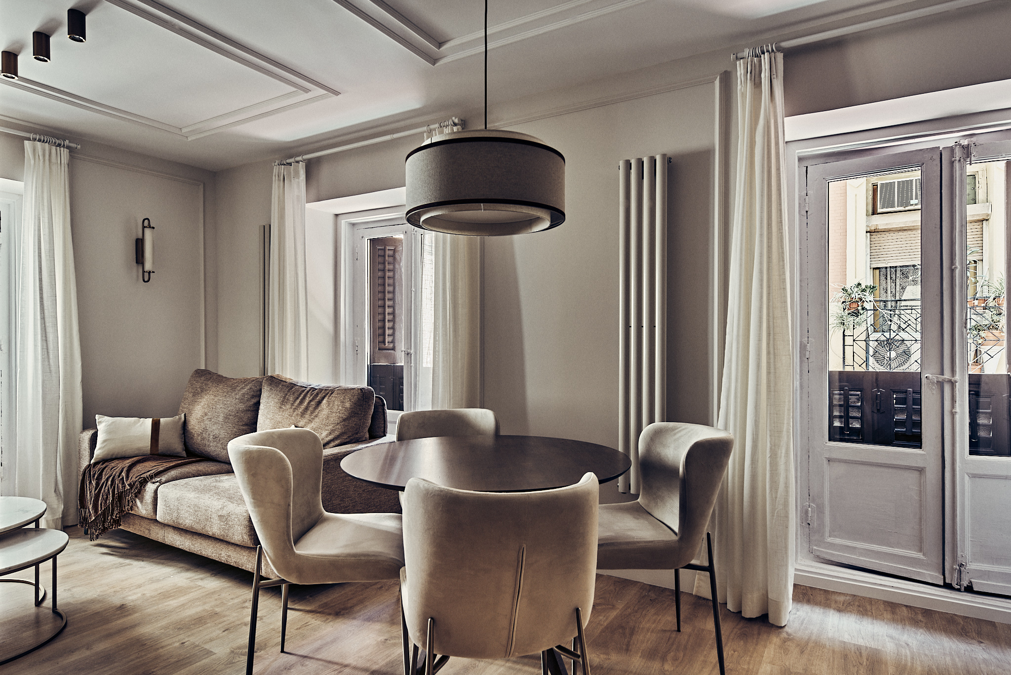 A magnificent flat with 3 balconies in the city Centre