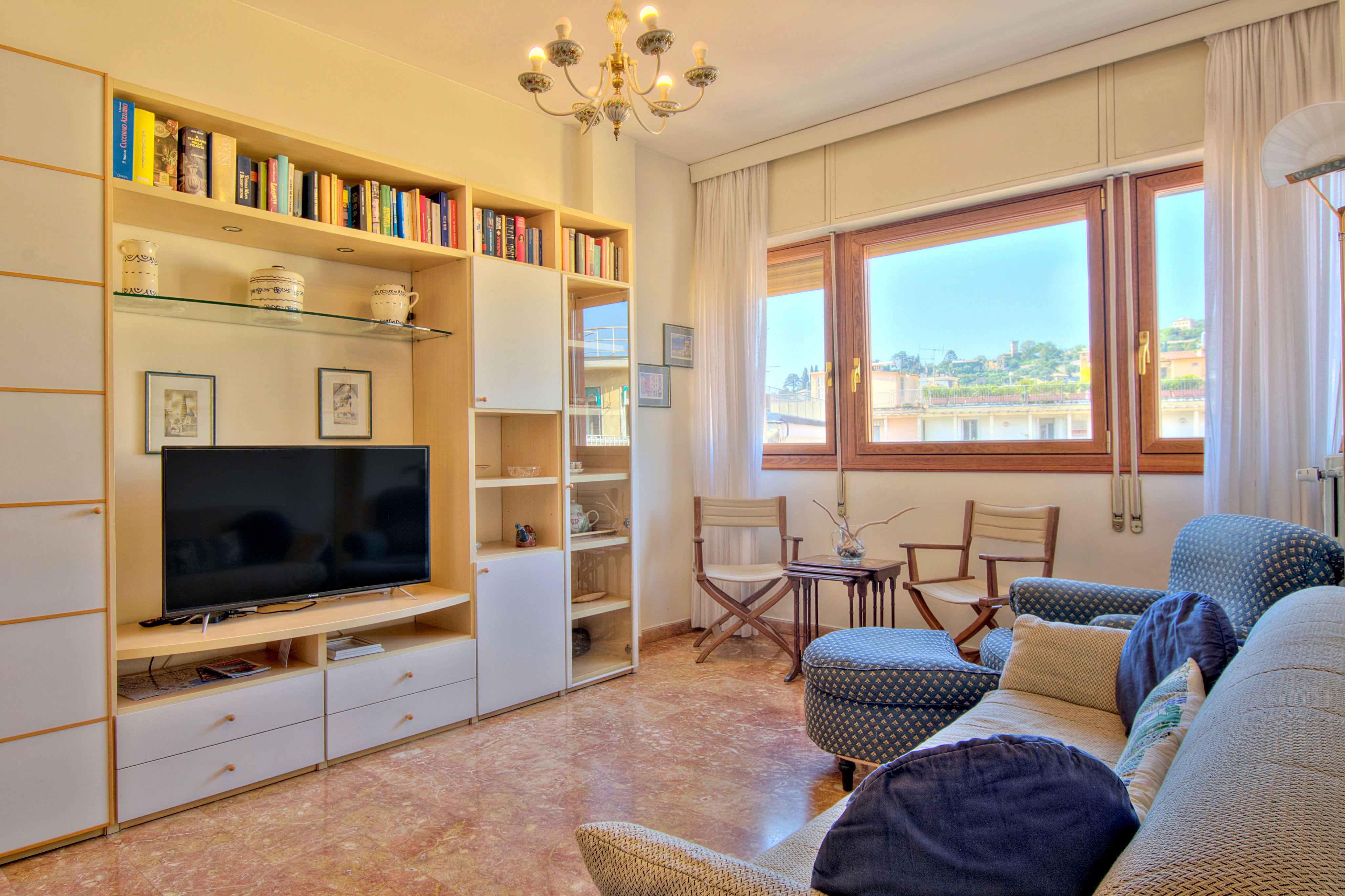 Bright apartment in Rapallo’s skyscraper