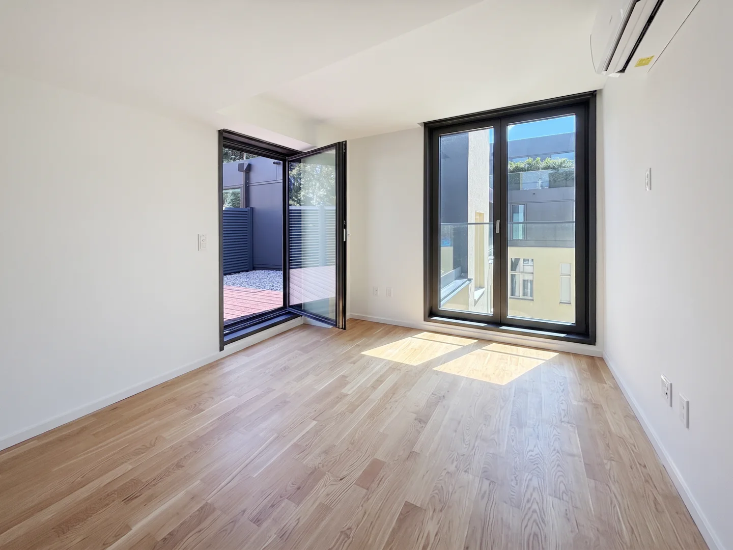 Exklusive Maisonettewohnung im sanierten Altbau mit Dachterrasse nahe des Ludwigkirchplatzes - Photo 1