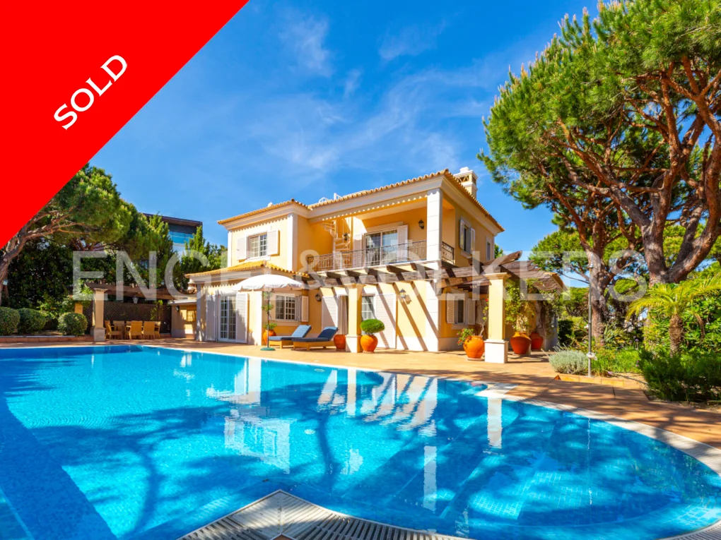 Exclusive villa - walking distance from the beach