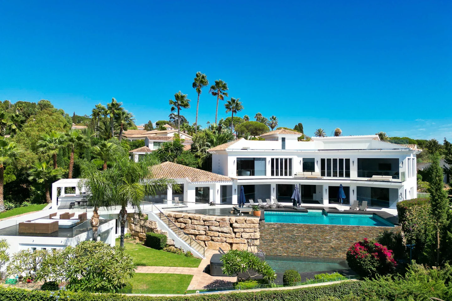 Modern villa in Hacienda Las Chapas with breathtaking sea views