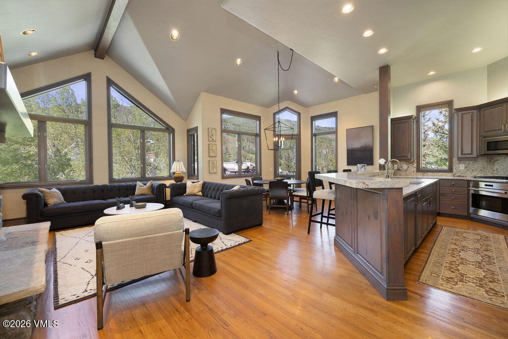 Exquisitely Remodeled Ski-In/Ski-Out Townhome