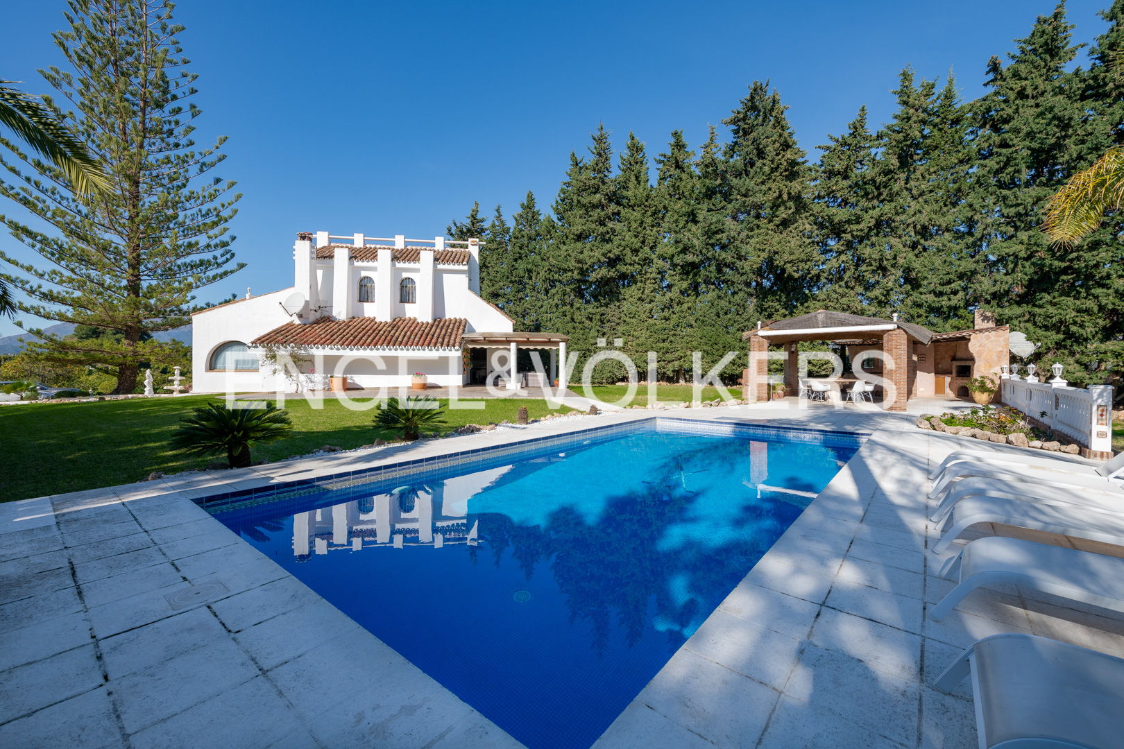 Charmante Finca mit modernem Gästehaus