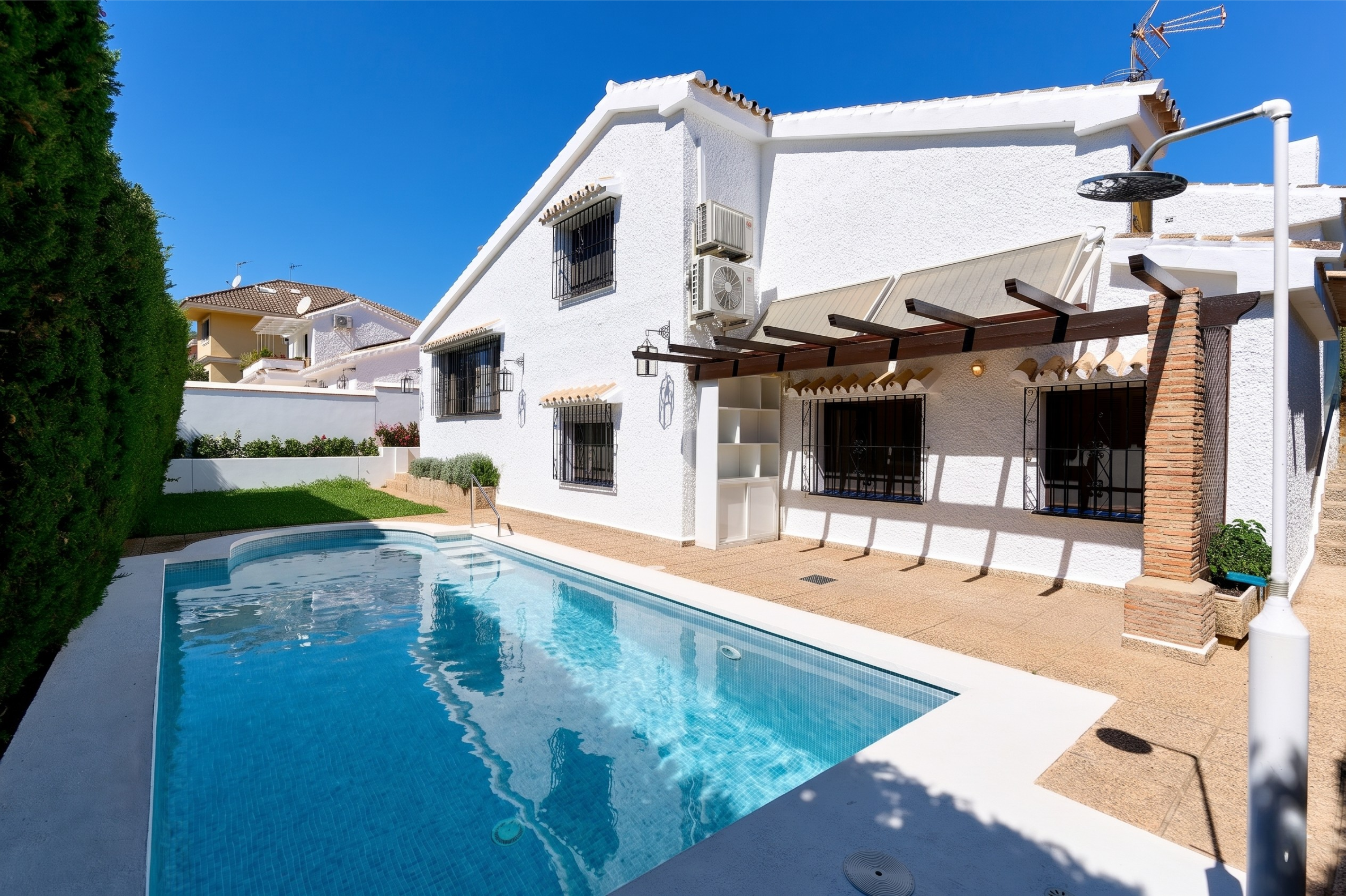 3-Zimmer-Einfamilienhaus mit privatem Pool in einer ruhigen Nachbarschaft im Zentrum von Fuengirola