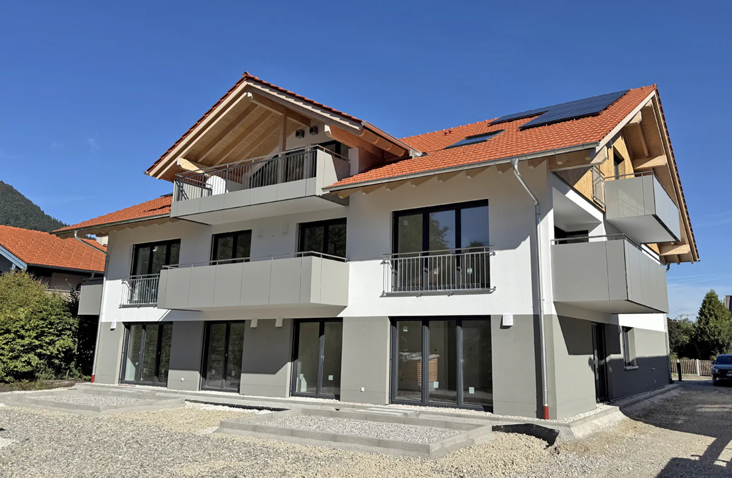 Neubau mit Alpenblick in Aschau im Chiemgau – Exklusives Wohnen in idyllischer Lage mit modernem Komfort und München-Anbindung! - Foto 3