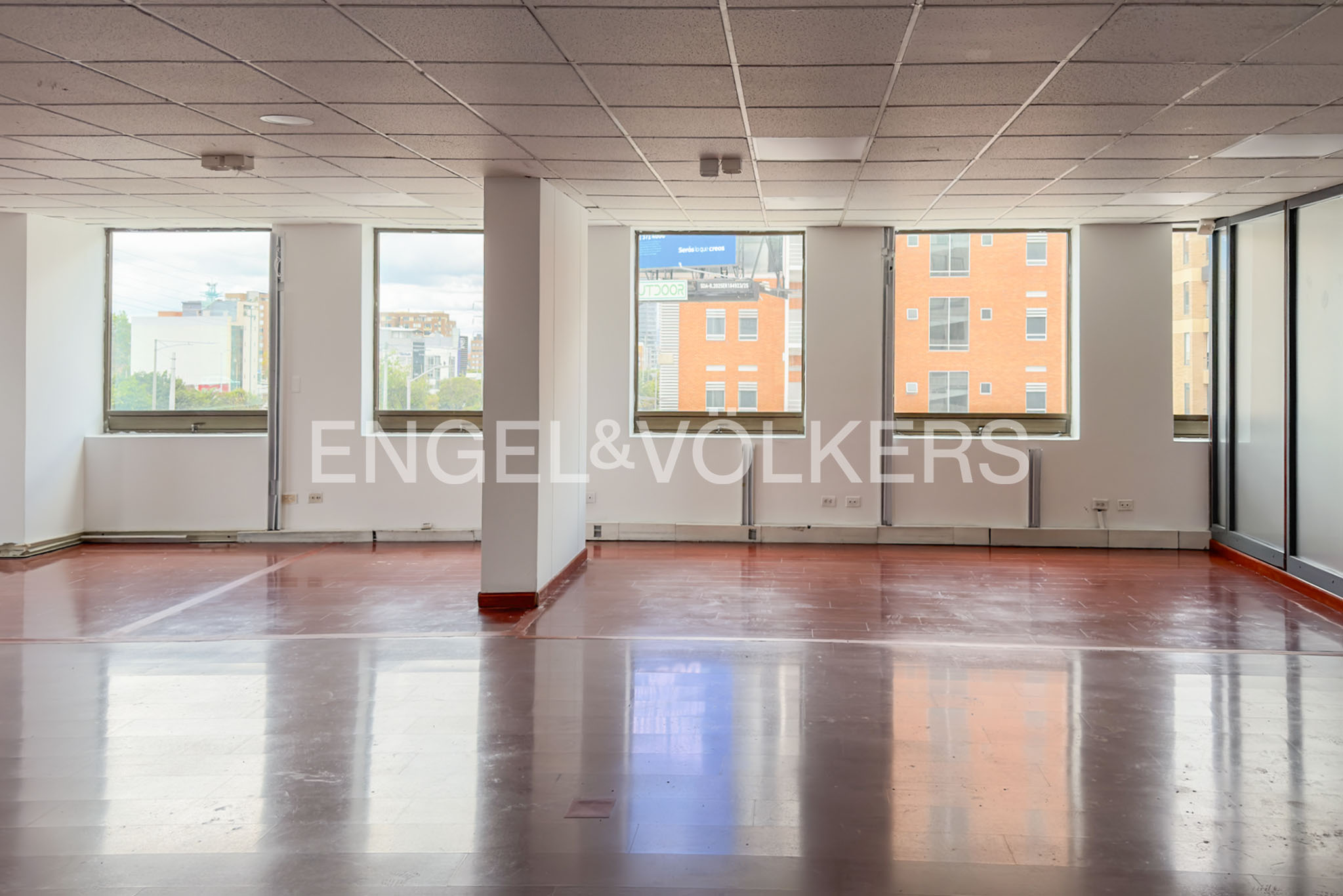 Oficina en venta en Chico - Calle 100