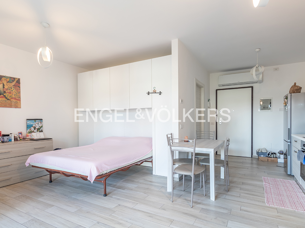 Contemporary design and comfort in a newly built setting