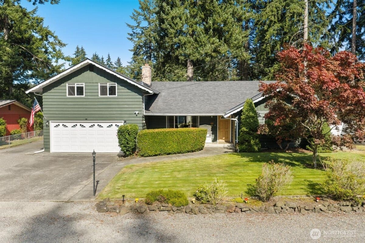 Move-in-ready home with a yard designed to enjoy ever season