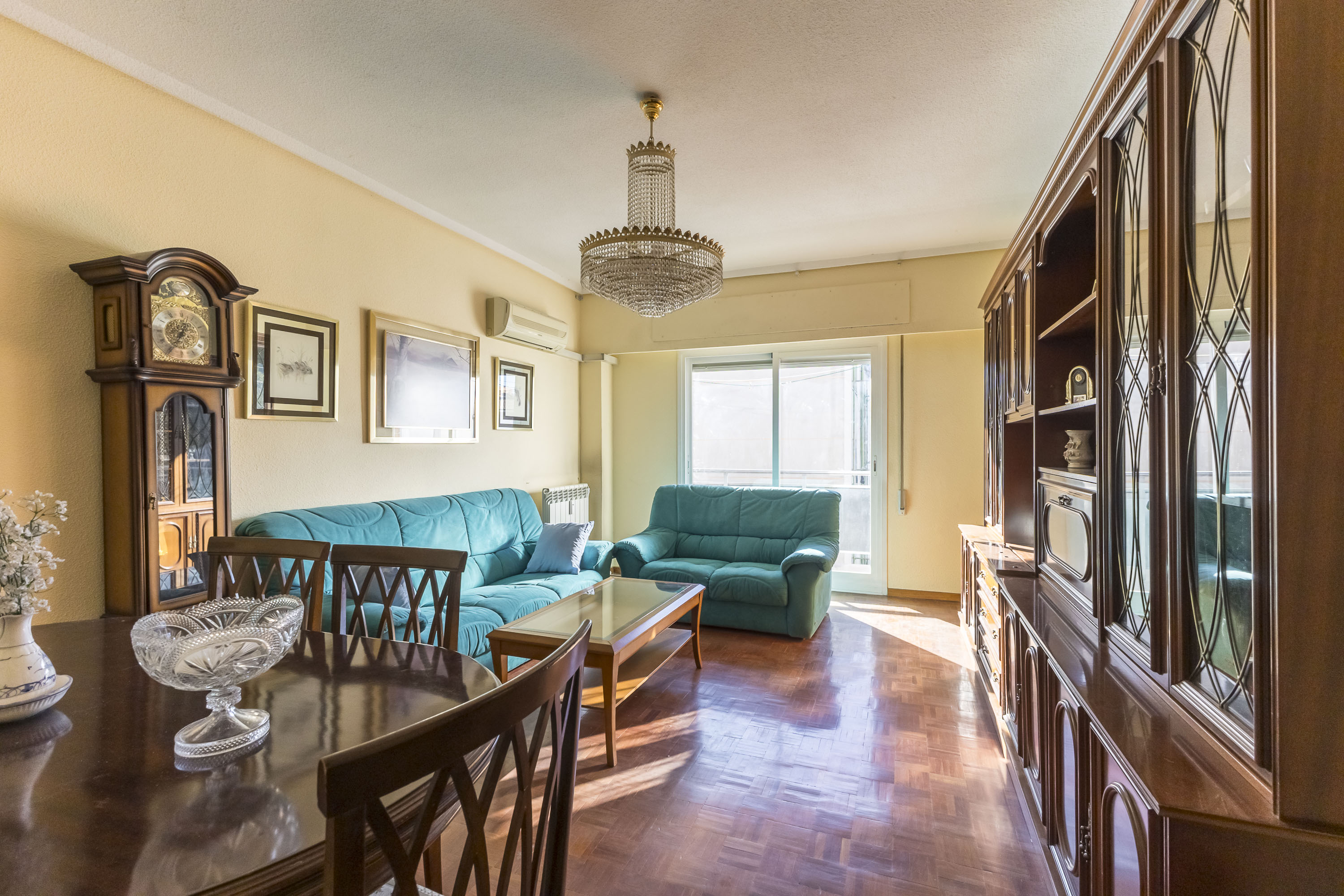 Renovation opportunity with terrace and garage in Pueblo Nuevo