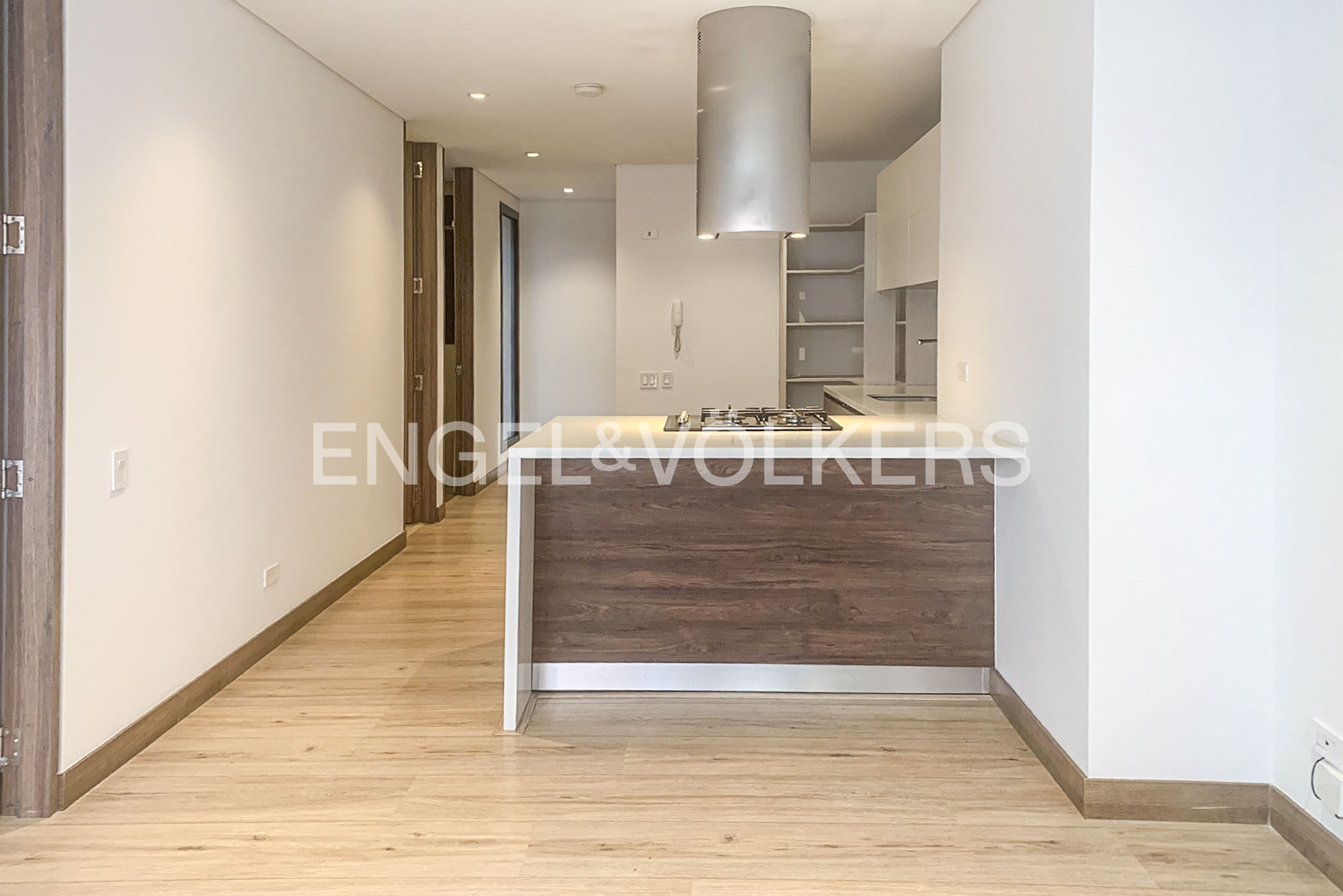 Apartamento con balcón para arriendo en Santa Paula