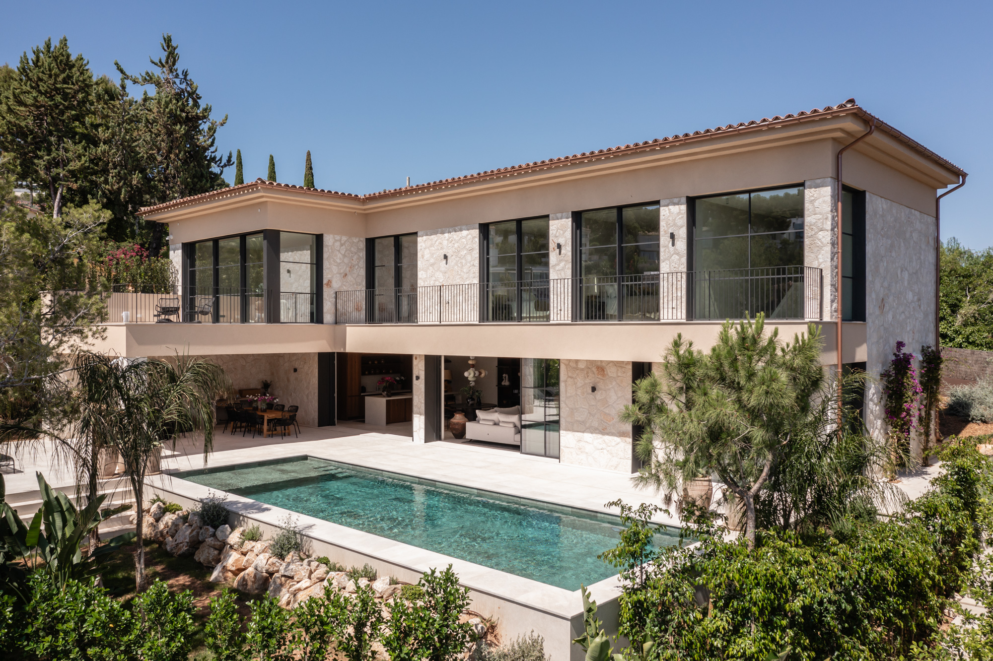 Moderna villa de estilo Mediterráneo con vistas al mar