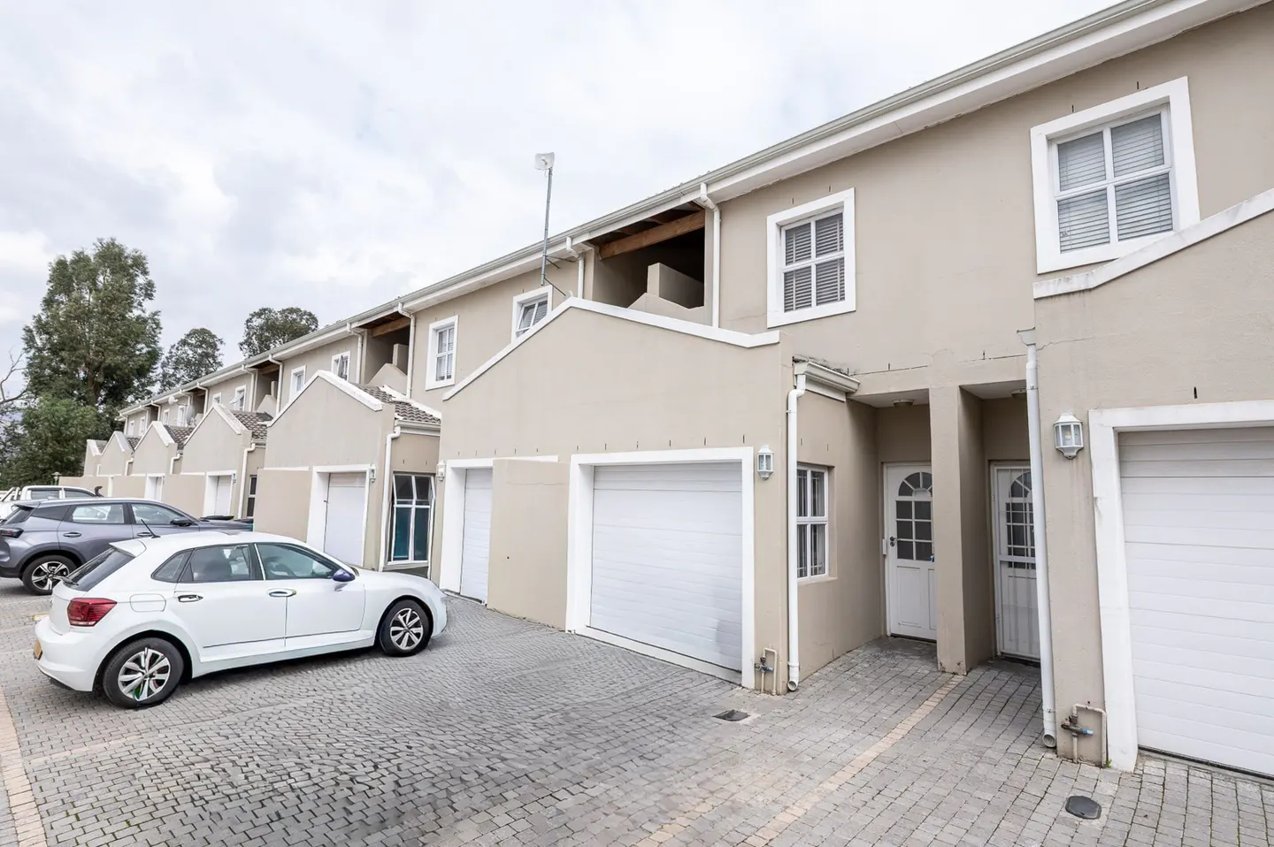 Townhouse with garage