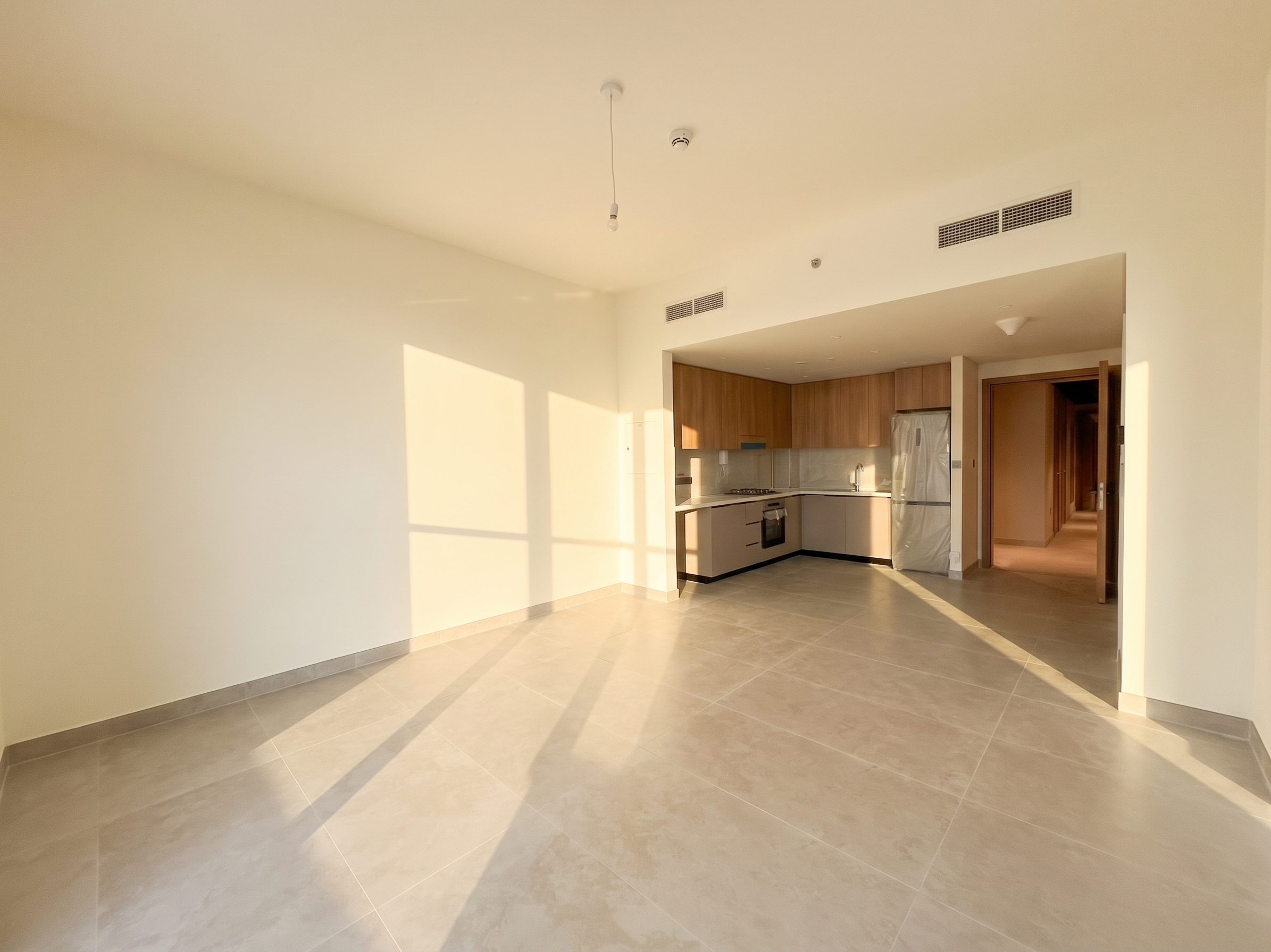 Vacant | High Floor | Open Layout | Unfurnished [KI-modifiziert]