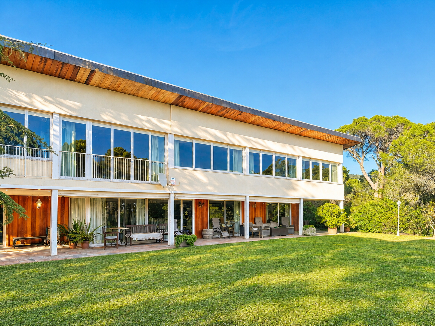 House with sea views and total privacy