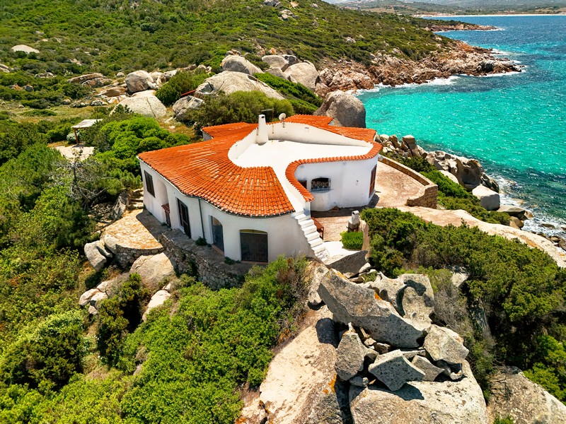 Villa Aquila | Un capolavoro di architettura organica sospeso tra mare e natura