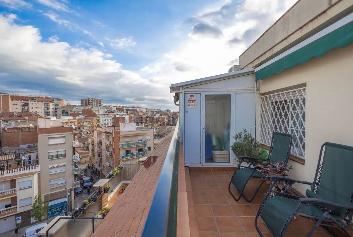 Àtic espectacular reformat amb una gran terrassa