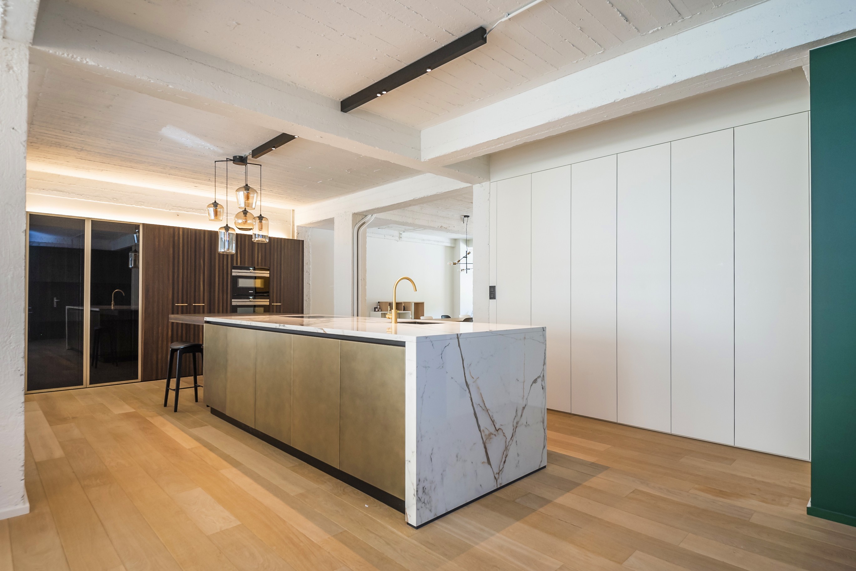 Gemeubileerde loft met parkeerplaats