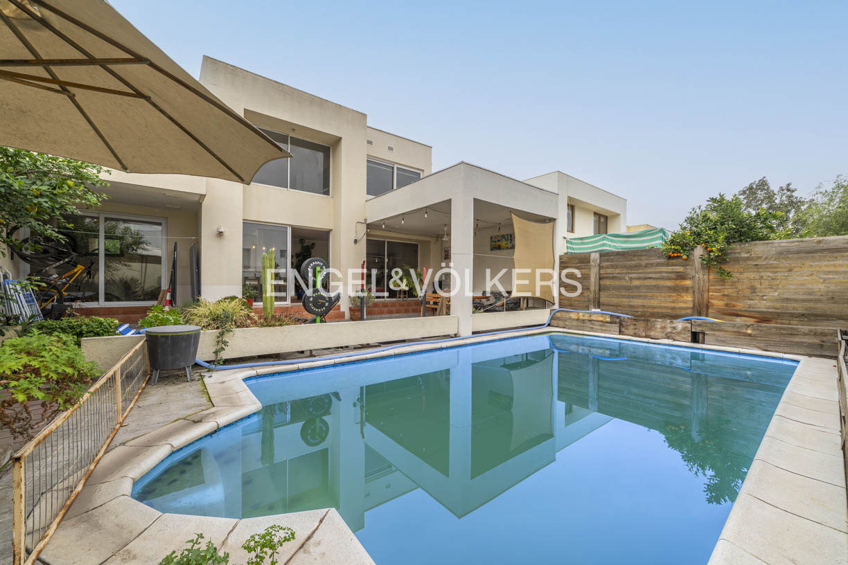 CASA ESTILO MEDITERRANEO CON PISCINA
