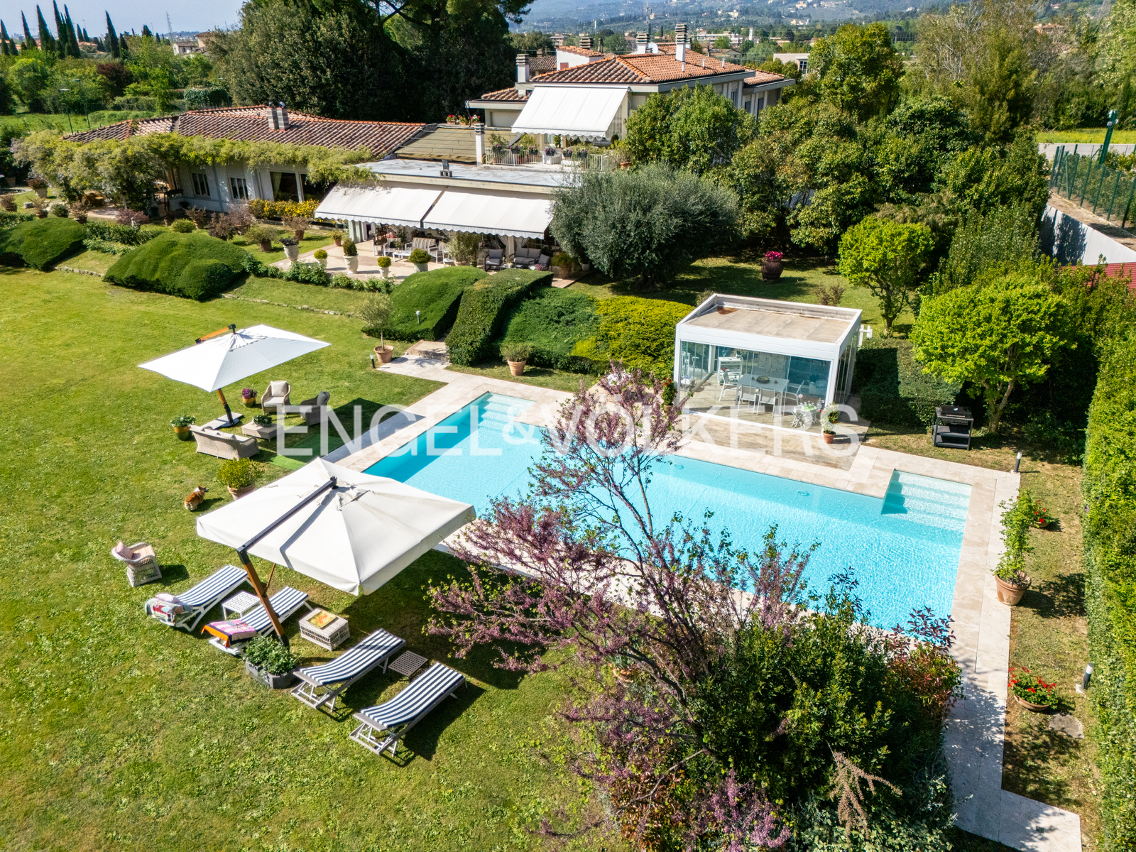 Villa di Prestigio con Piscina e Giardino a Bagno a Ripoli