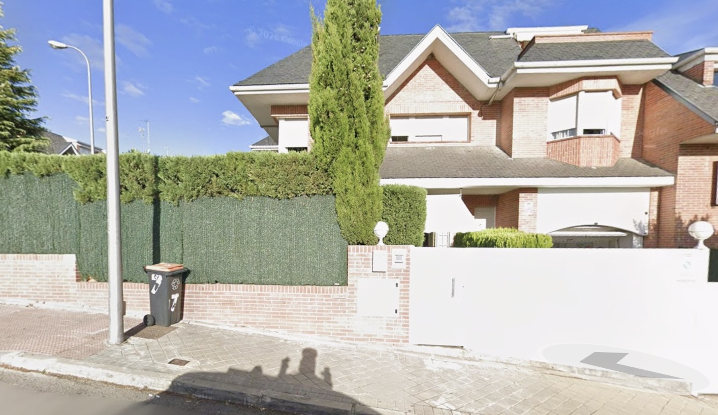 Great villa in Conde de Orgaz with garden, terrace and garage