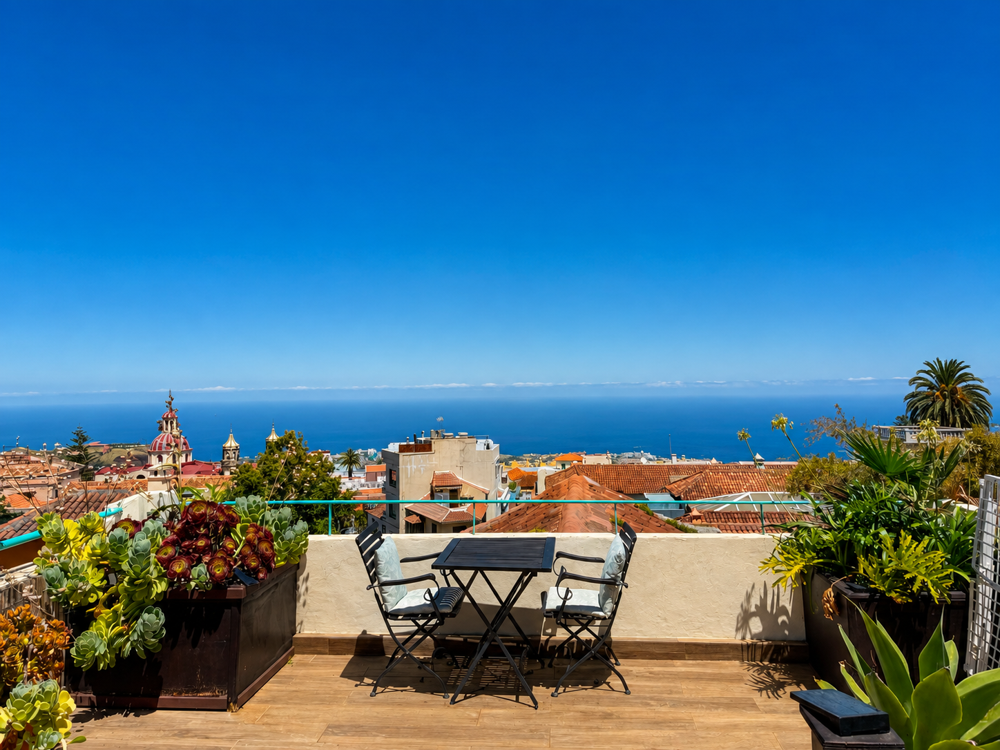 Casa histórica con terraza en la azotea y vistas al Teide y al Atlántico, en La Orotava