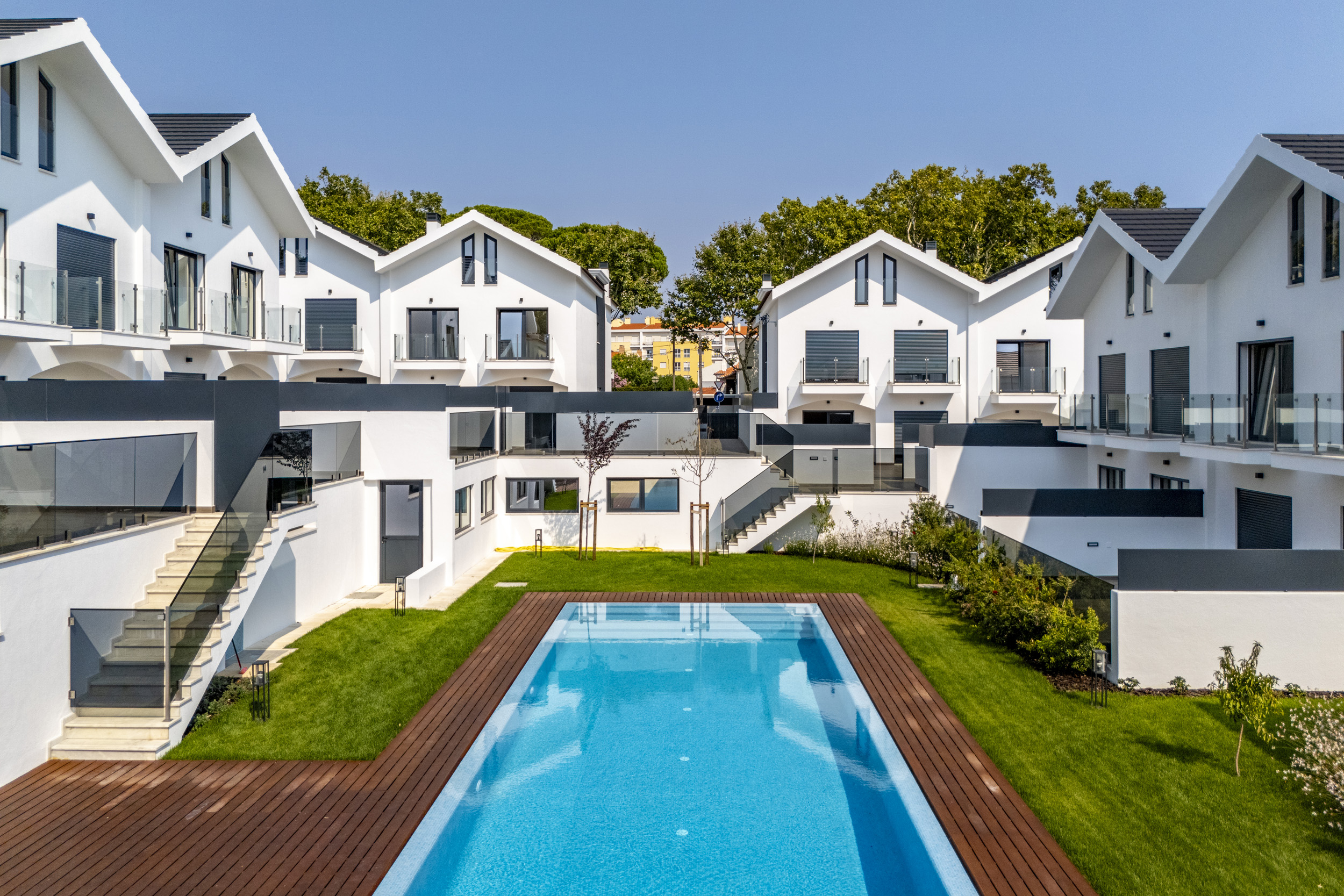 V4 Villa | Small Condominium | Cascais