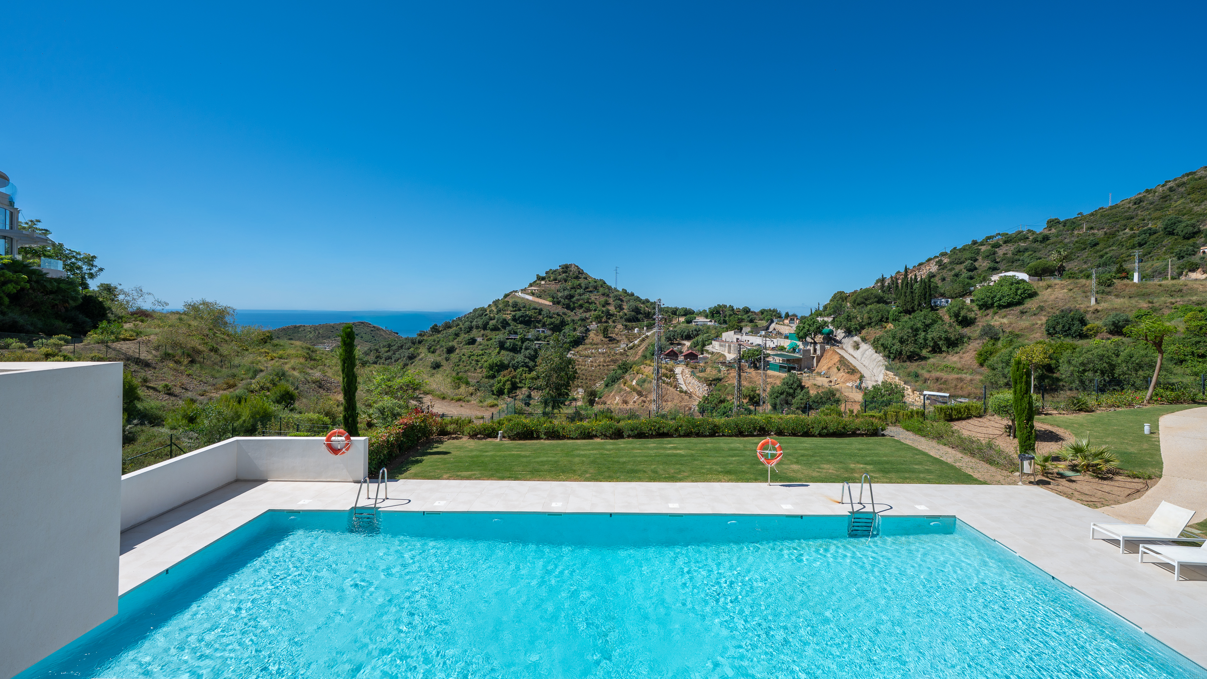Exclusive Investment Opportunity with Panoramic Views in Palo Alto Marbella