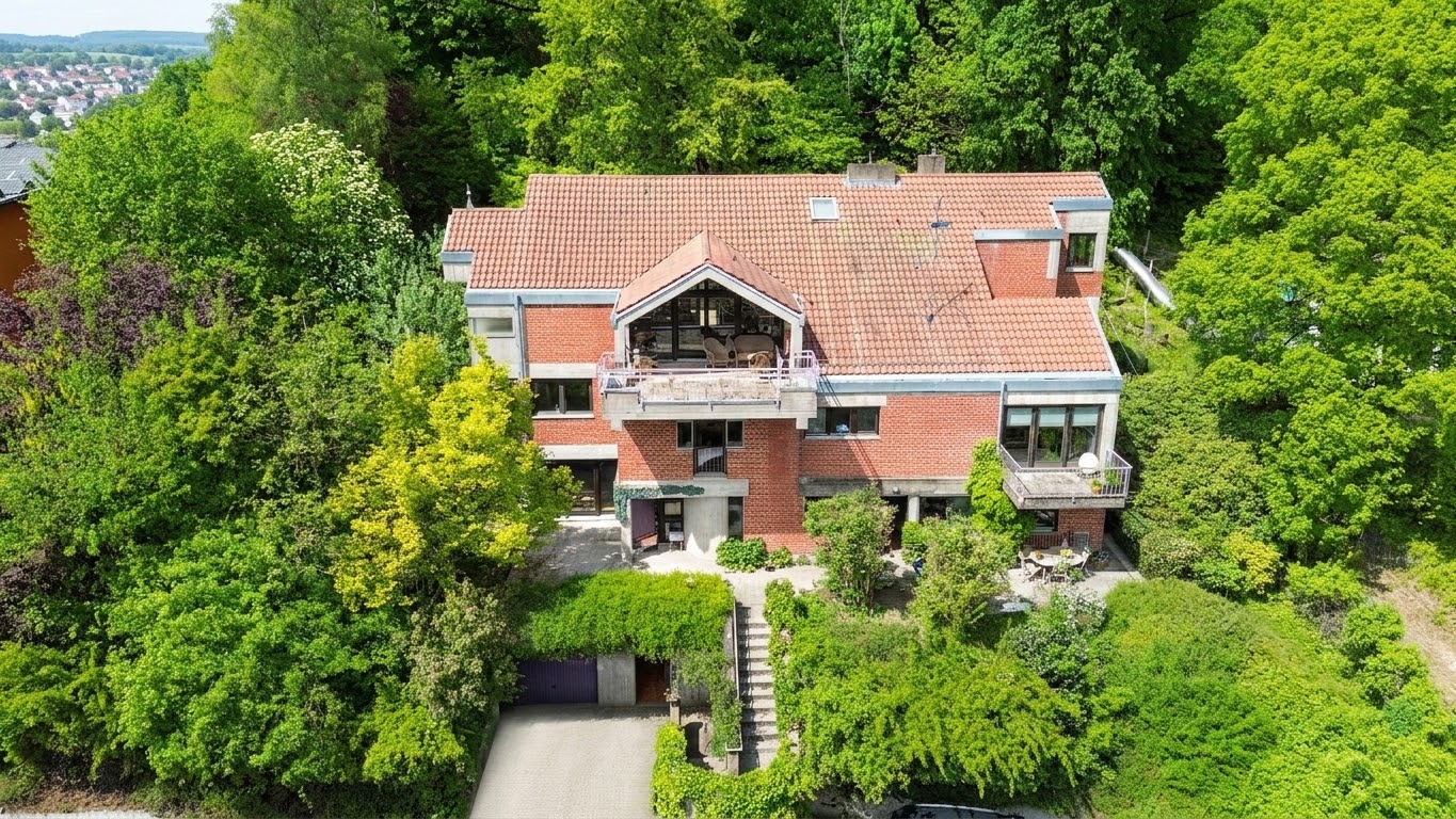 Außergewöhnliches Architektenhaus in Split-Level-Bauweise mit traumhaftem Blick ins Lahntal