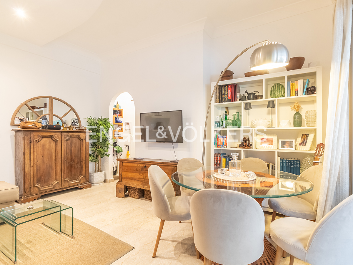 Apartment with garden on Bertoloni Street, in a peaceful setting
